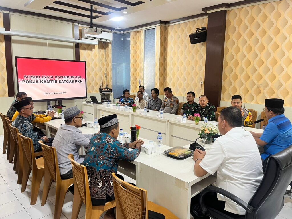 Polres Musi Banyuasin menggelar kegiatan Sosialisasi dan Edukasi Pokja Kamtib Satgas Penertiban Kawasan Hutan (PKH) Kabupaten Musi Banyuasin bertempat di Ruang Presisi Polres Muba