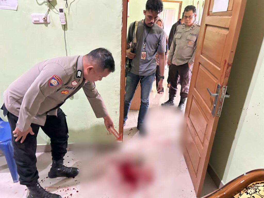 3 Orang Berdarah Akibat Cekcok Berdarah dikantor Desa Bailangu 3 Orang Berdarah Akibat Cekcok Berdarah dikantor Desa Bailangu