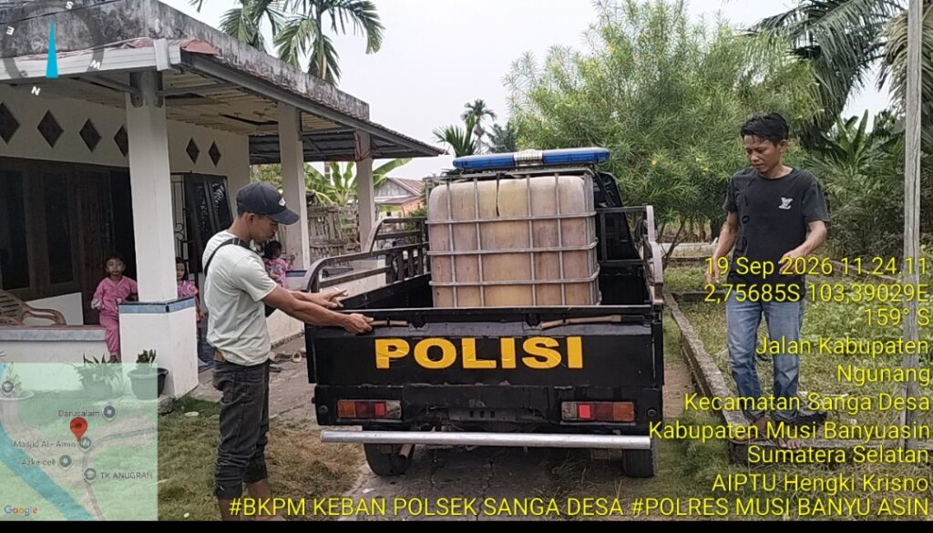 Kapolsek Sanga Desa Tinjau Lokasi Sumur Bor untuk Dukung Ketersediaan Air Bersih Warga Kapolsek Sanga Desa Tinjau Lokasi Sumur Bor untuk Dukung Ketersediaan Air Bersih Warga