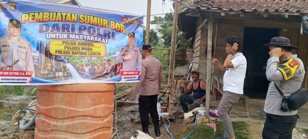 Hadapi Kemarau Berkepanjangan, Polsek Bayung Lencir Cek Pembuatan Sumur Bor untuk Masyarakat Hadapi Kemarau Berkepanjangan, Polsek Bayung Lencir Cek Pembuatan Sumur Bor untuk Masyarakat