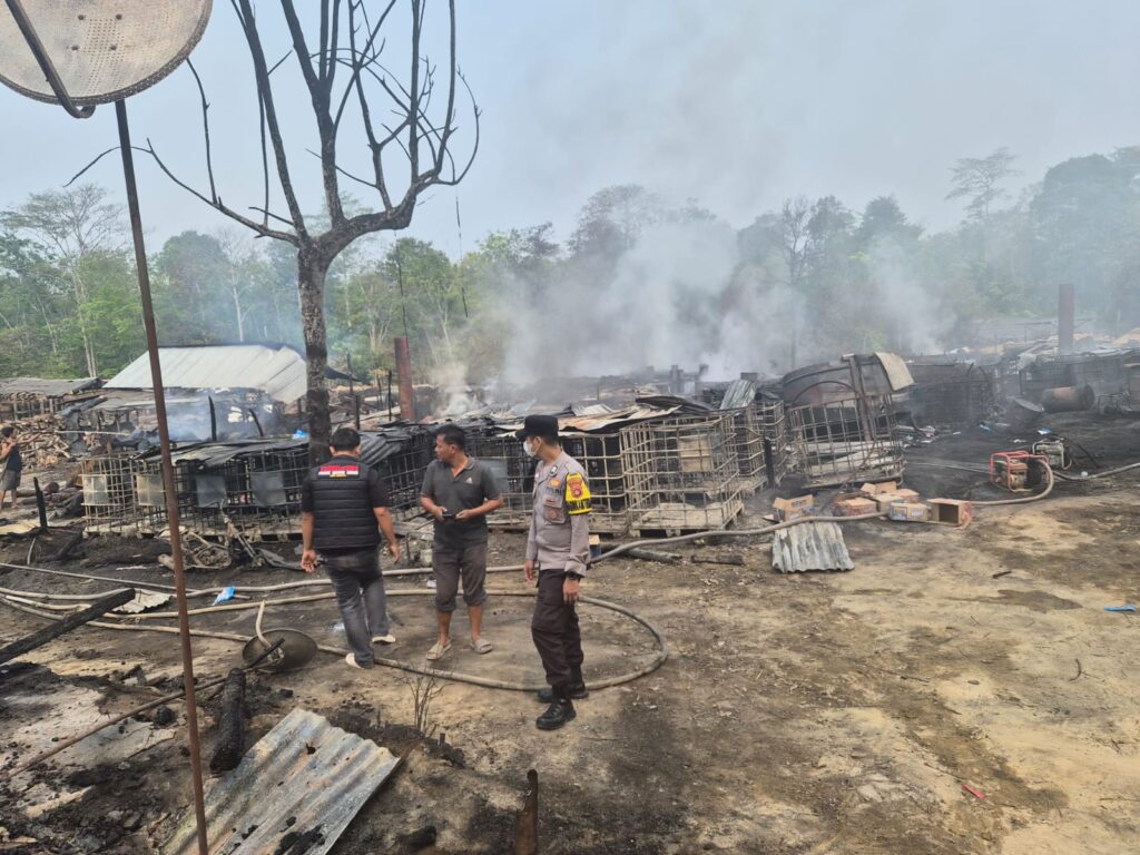 Polsek Bayung Lencir Selidiki Kebakaran Lokasi Penyulingan Minyak Tradisional