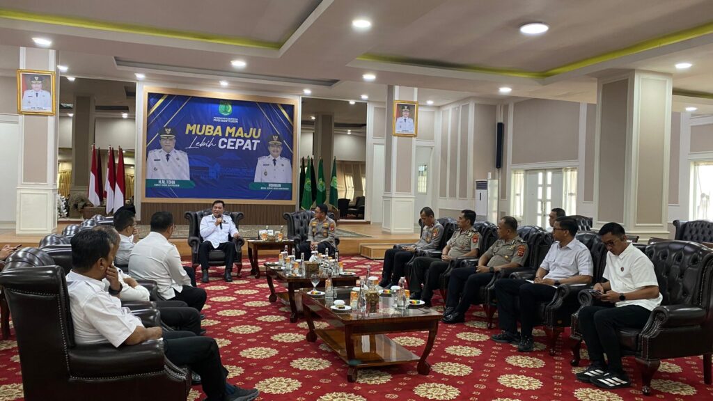 KAPOLRES MUSI BANYUASIN MELAKUKAN SILATURAHMI DENGAN BUPATI MUSI BANYUASIN