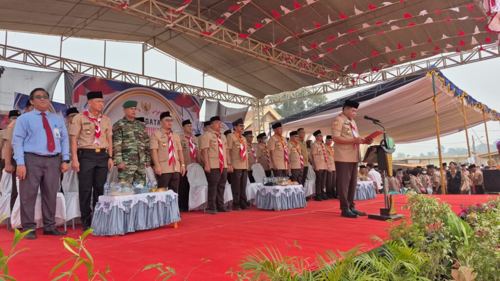 WAKAPOLRES MUSI BANYUASIN MENGHADIRI UPACARA MEMPERINGATI HARI PRAMUKA KE-65 KWARCAB MUSI BANYUASIN