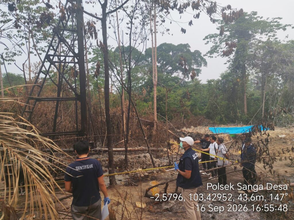 POLRES MUSI BANYUASIN BERHASIL MENGUNGKAP KEJADIAN KEBAKARAN SUMUR MINYAK ILEGAL POLRES MUSI BANYUASIN BERHASIL MENGUNGKAP KEJADIAN KEBAKARAN SUMUR MINYAK ILEGAL