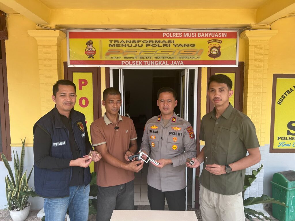 Cegah Penyalahgunaan, Warga Tungkal Jaya Serahkan Senpi Rakitan ke Polsek